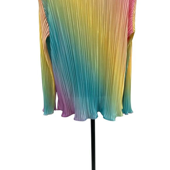 Dressed in Lala Rainbow Daydream Plissé Pleated Top Notched Collar Size Medium - Picture 10 of 14